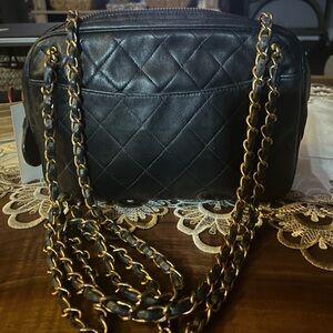 CHANEL Dark Navy Quilted Shoulder Bag with Gold Chain